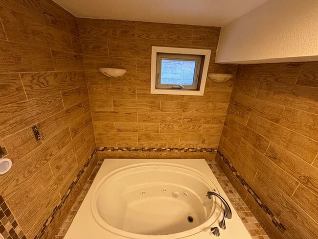 Building Photo - Beautifully Remodeled 4 bedroom off the River in town