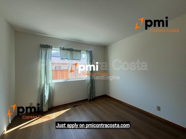 Building Photo - 2850 St Denis Dr