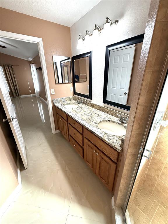 Building Photo - 9217 Valencia Palms Dr