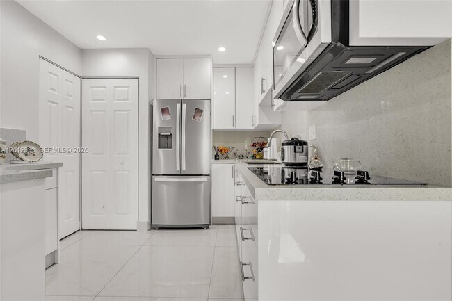 Building Photo - 7051 SW 129th Ave