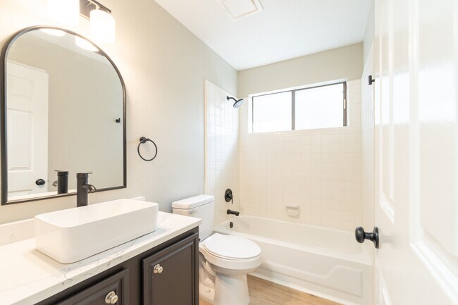 Building Photo - 16817 Brookwood