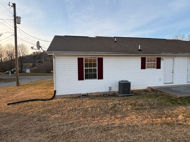 Building Photo - Three Springs Rd. 2188-2190