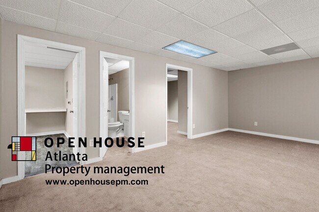 Building Photo - 1820 Stone Forest Dr, Lawrenceville