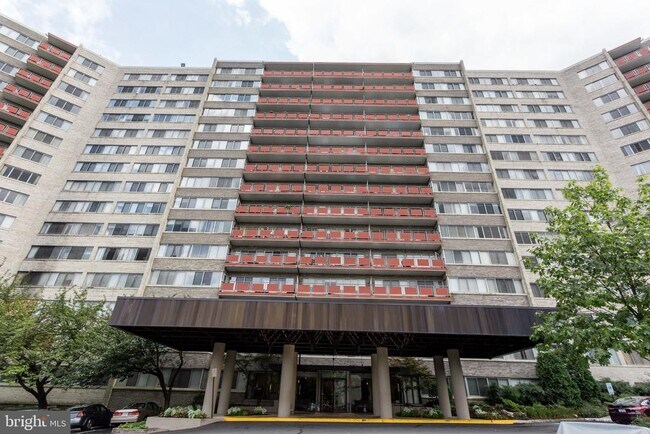 Building Photo - 5340 Holmes Run Pkwy