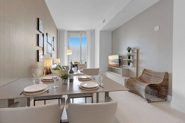 Building Photo - 4111 S Ocean Dr