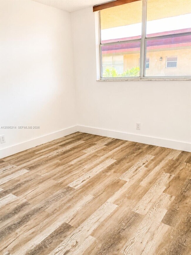 Building Photo - 406 NW 68th Ave