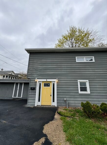 Primary Photo - 122 Linden St