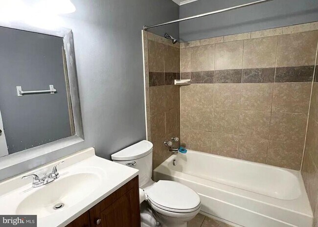 Building Photo - 10108 Sabin Dr