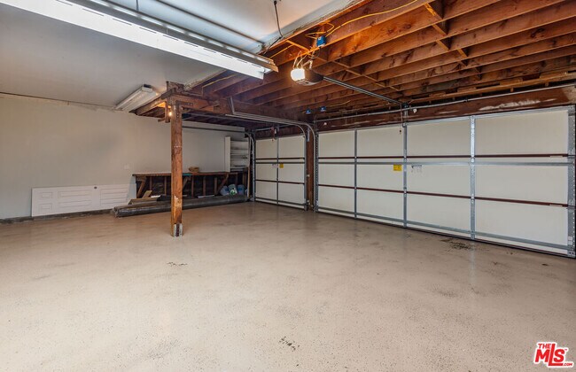 Building Photo - 6032 Sandbrook Dr