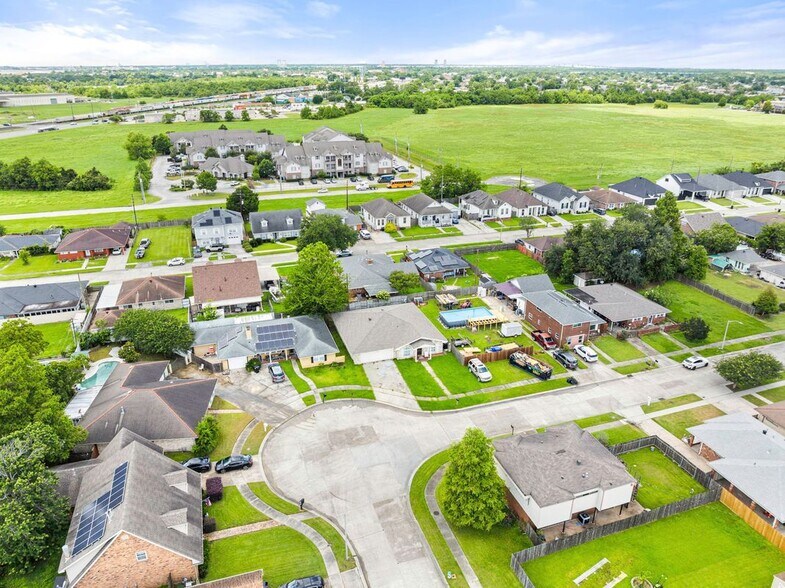 Building Photo - 2204 Gallant Dr