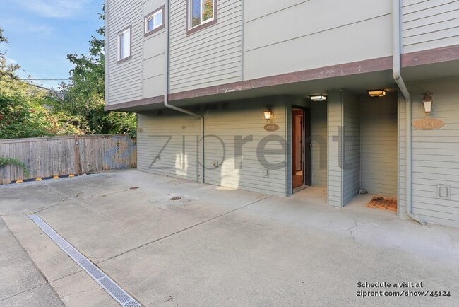 Building Photo - 6520 34th Ave SW