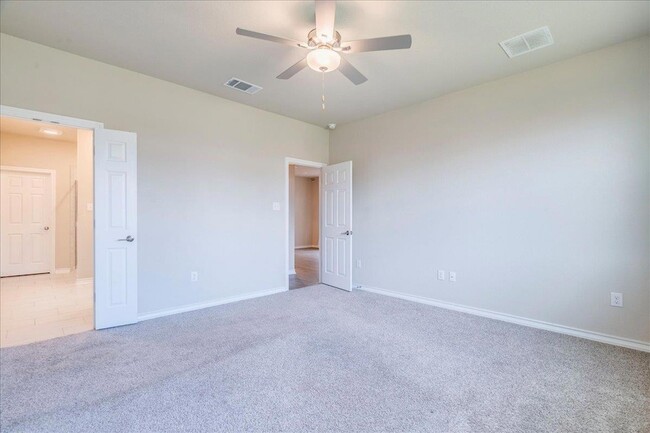 Building Photo - 133 Papaya Dr