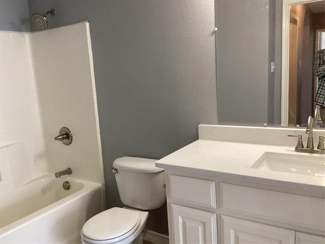 Building Photo - 825 Coppin Dr