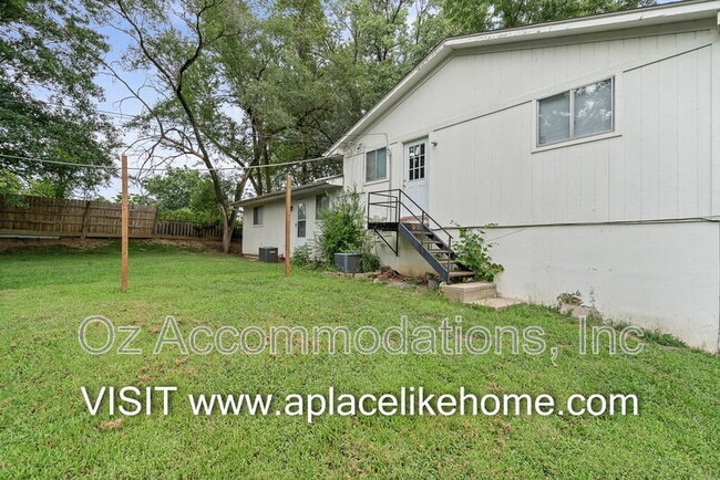 Building Photo - 1606 N 63 Pl