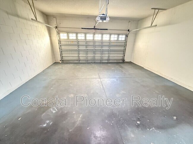 Building Photo - 10337 Stratford Pointe Ave