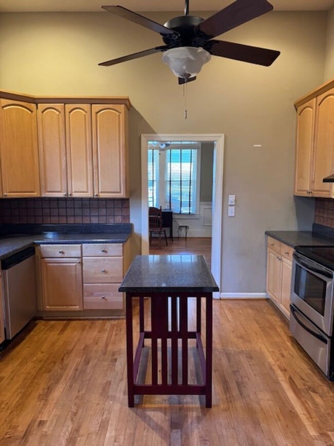 Building Photo - 416 W Montgomery St