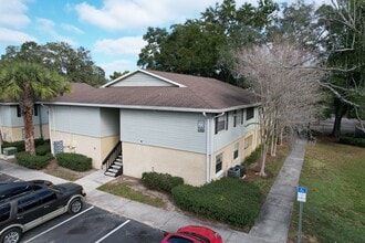 Building Photo - Upgraded Condo With Washer And Dryer