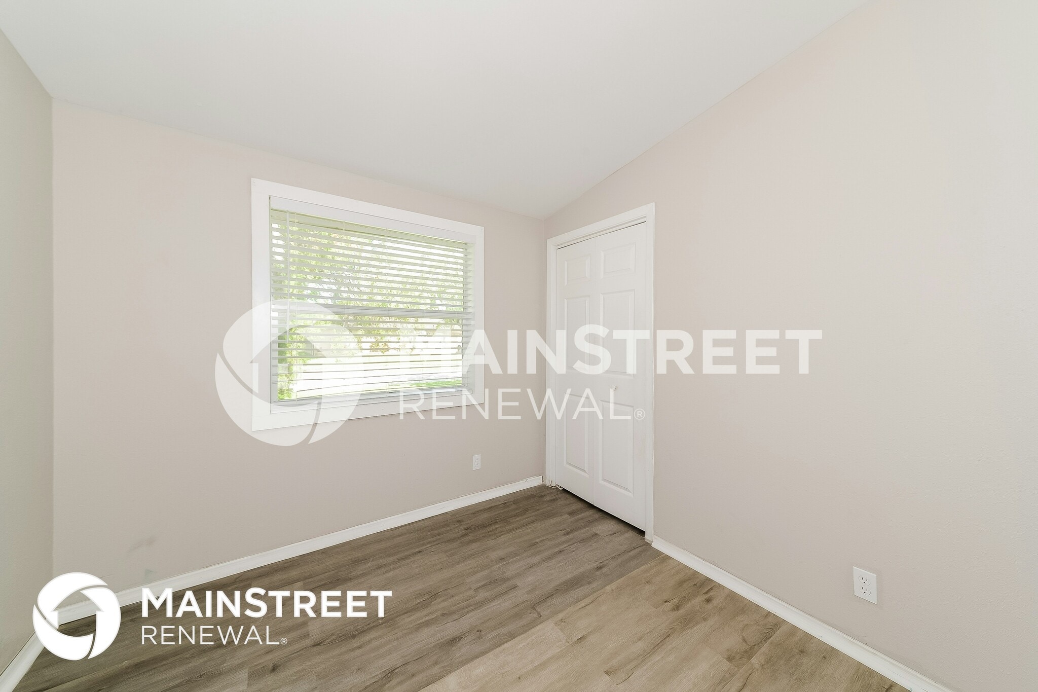 Building Photo - 5111 22nd St Ct E