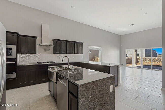 Building Photo - 941 Gulf Streams Ave