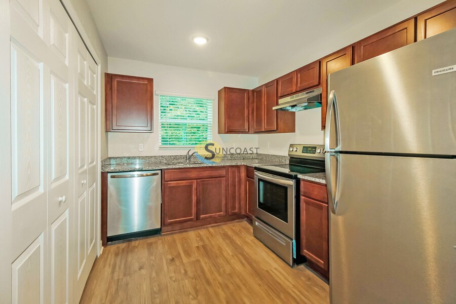 Building Photo - 2103 NE 78th Ln