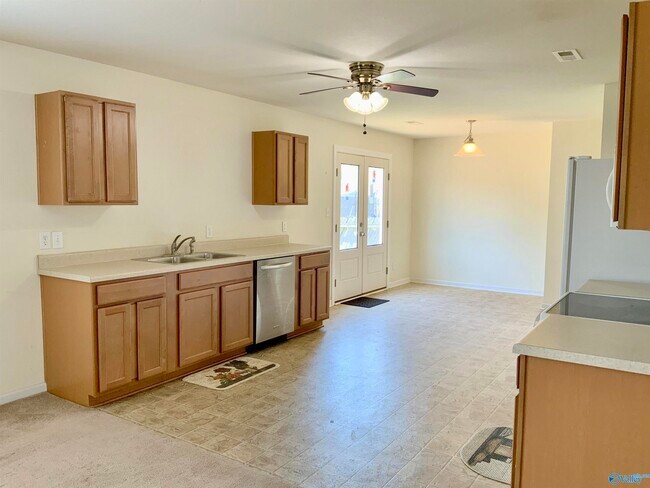 Building Photo - 105 Bayside Ln