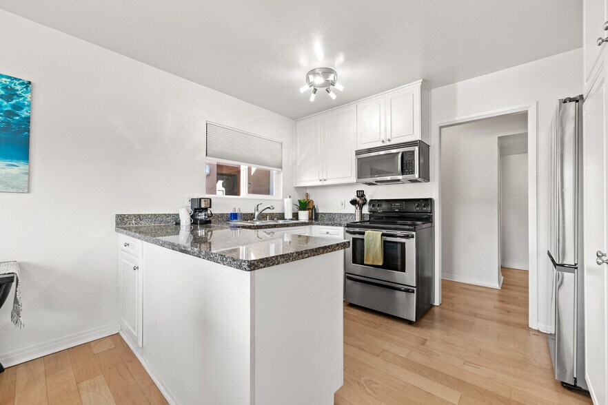 Building Photo - 17141 W Bernardo Dr