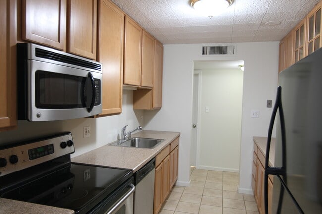 Building Photo - 960 Beau Dr