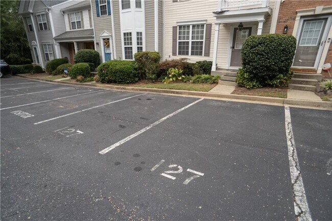 Building Photo - 9155 Nesbit Ferry Rd