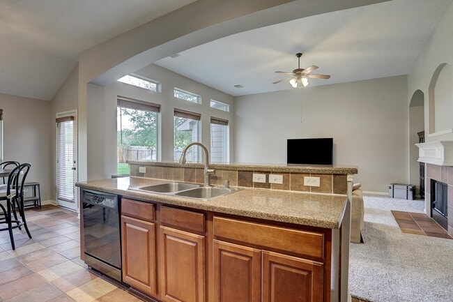 Building Photo - 9127 Morningstar Dr