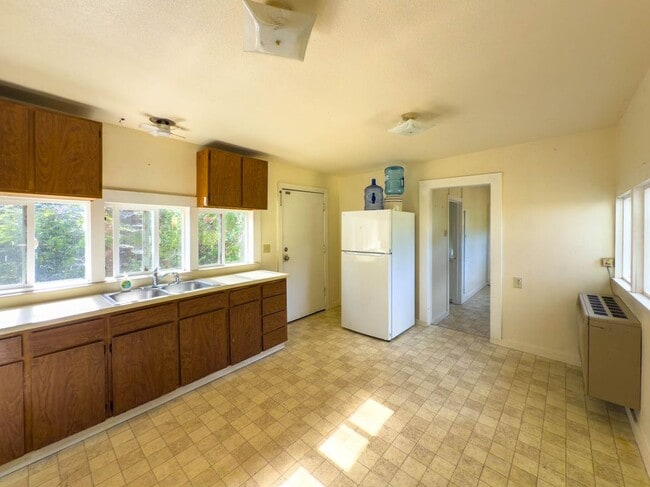Building Photo - 31510 CA-128