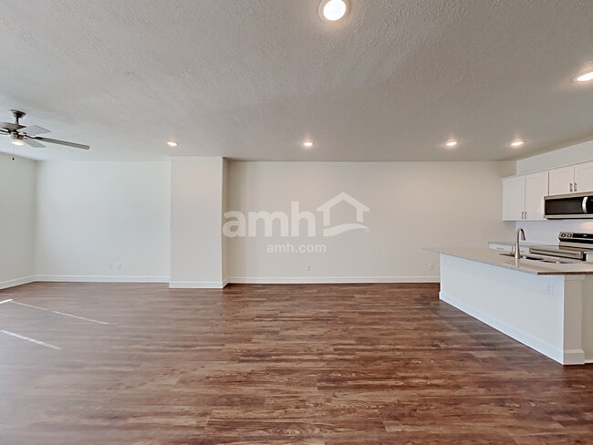 Building Photo - 6084 W South Jordan Pky