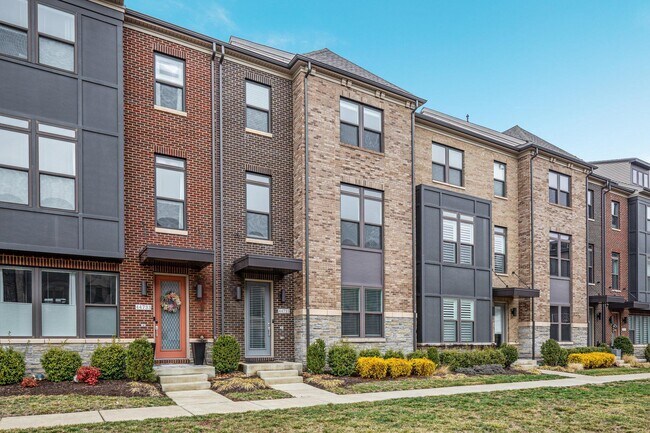 Building Photo - 44735 Medway Ter