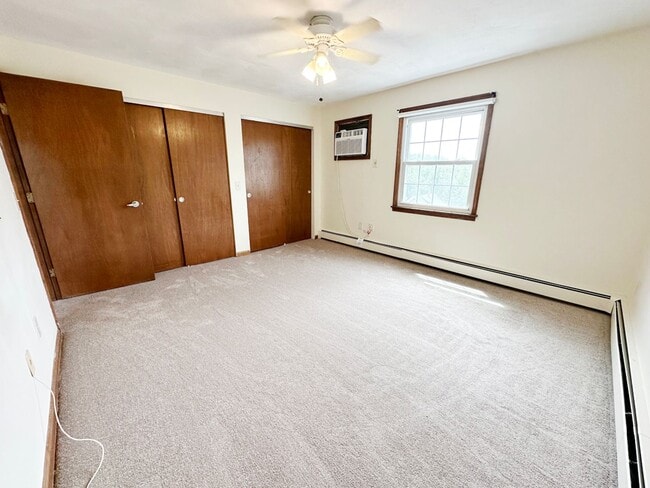 Building Photo - Holden: 2 Bed 1 Bath, Heat & Hot Water Inc...