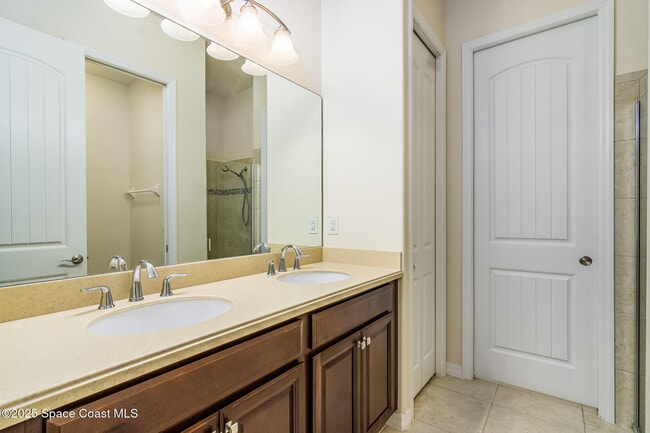 Building Photo - 3325 Sedge Dr