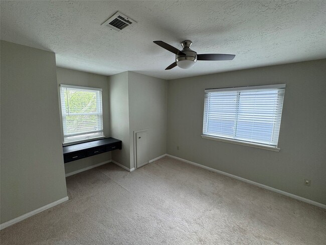 Building Photo - 11821 Westmere Dr