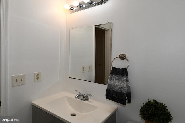 Building Photo - 6125 Trident Ln