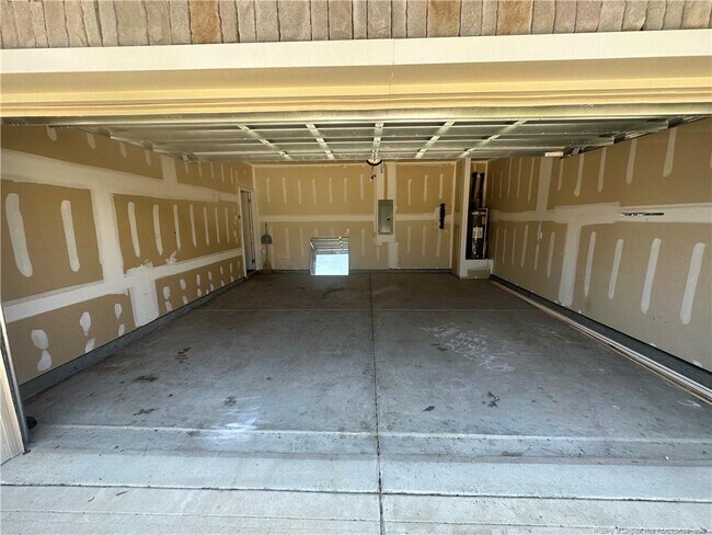 Building Photo - 249 River Oak St