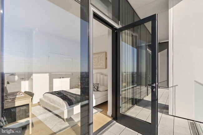 Building Photo - 210 S 12th St