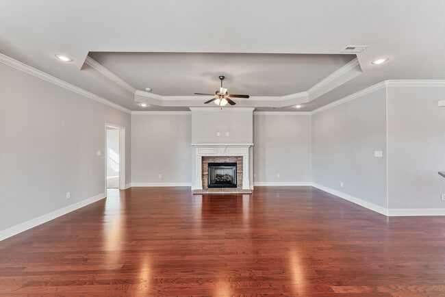 Building Photo - 3028 Greenway Cir SE