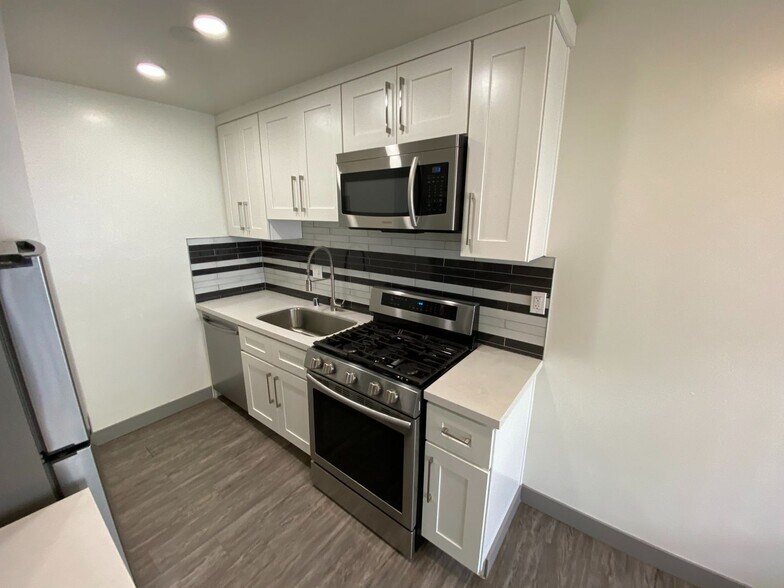 Building Photo - 3538 Keystone Av