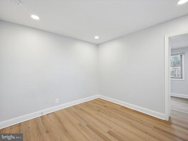 Building Photo - 2253 N Delhi St