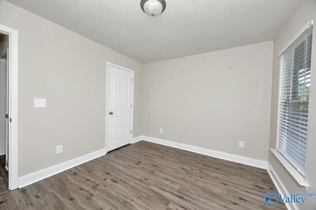 Building Photo - 130 Tybee Dr