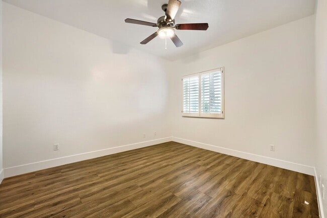 Building Photo - 5 Bedroom Luxury Home In Peccole Ranch!