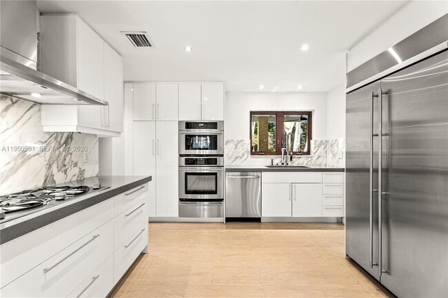 Building Photo - 3625 Battersea Rd