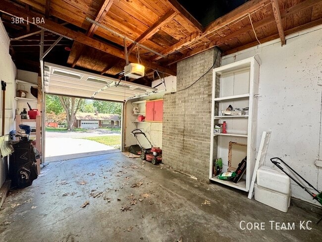 Building Photo - 5607 W 78th Terrace