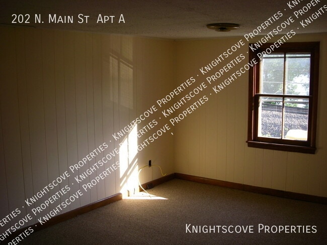 Building Photo - 202 N Main St