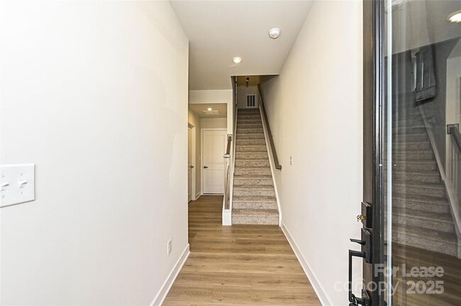 Building Photo - 1470 Samuel St