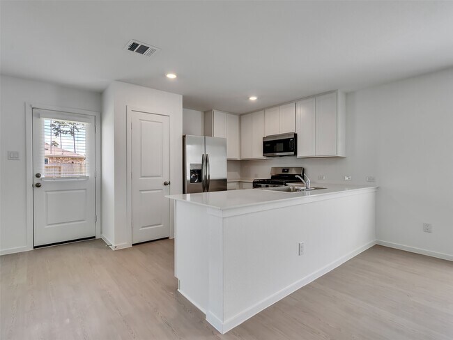 Building Photo - 921 Capracotta Dr