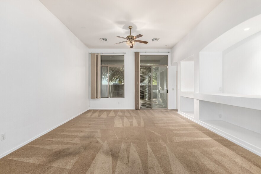 Building Photo - 7402 N 88th Ln