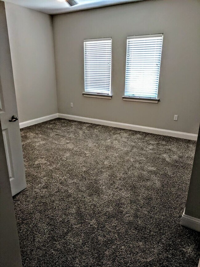 Building Photo - 1829 Ashley Hall Way